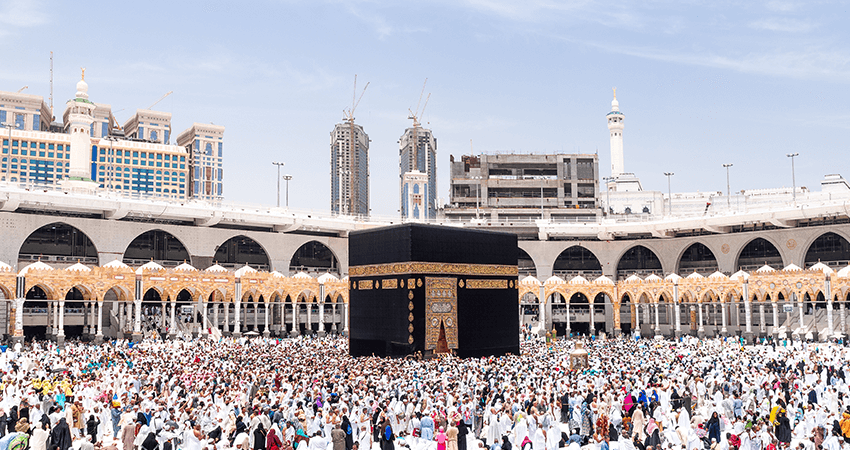 Customizable Umrah Tour From UK – Build Your Own Package  